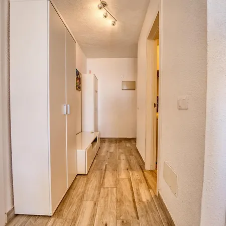 Con 1 Da Letto Con Vista Ov223 Адехе